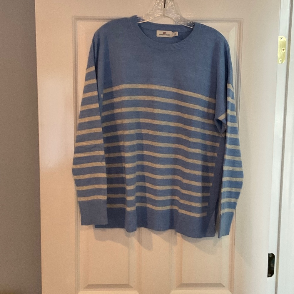 Vineyard Vine sweater